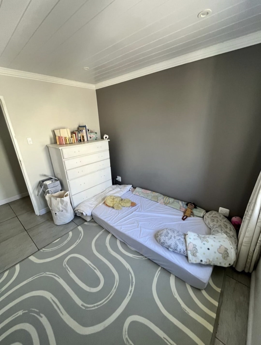 To Let 4 Bedroom Property for Rent in Blue Mountain Village Western Cape